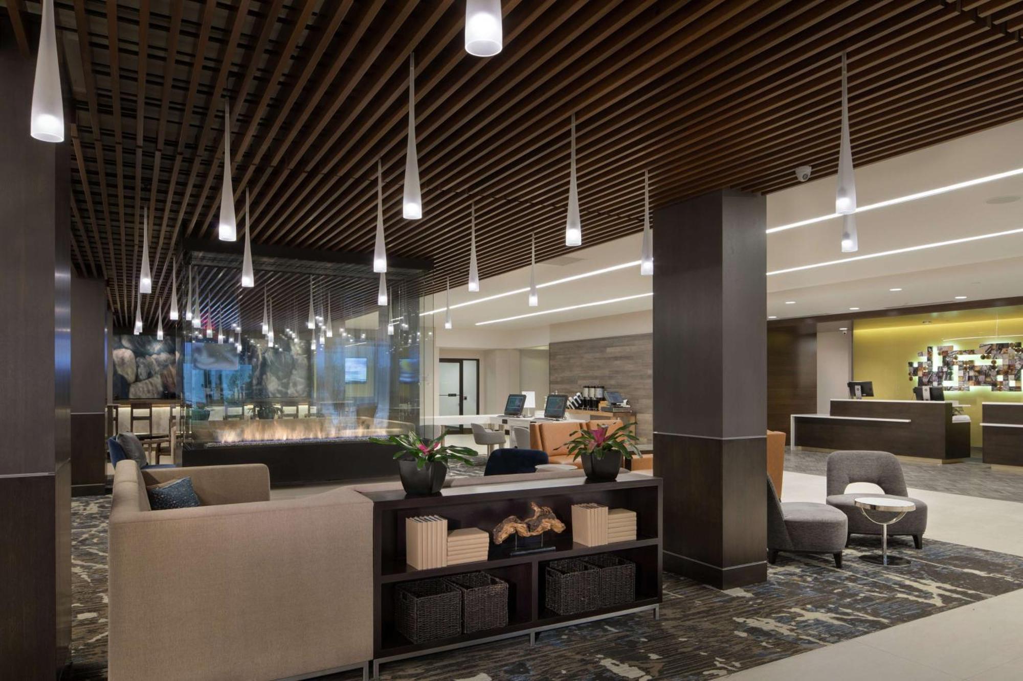 Doubletree By Hilton Hotel Syracuse East Syracuse Eksteriør billede